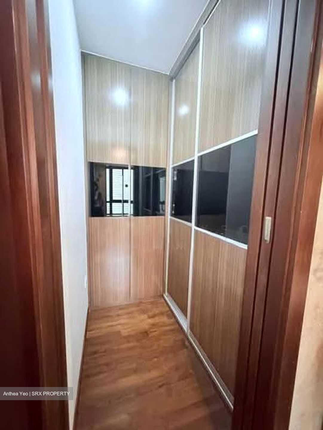 Holland Link (D10), Terrace #617746251